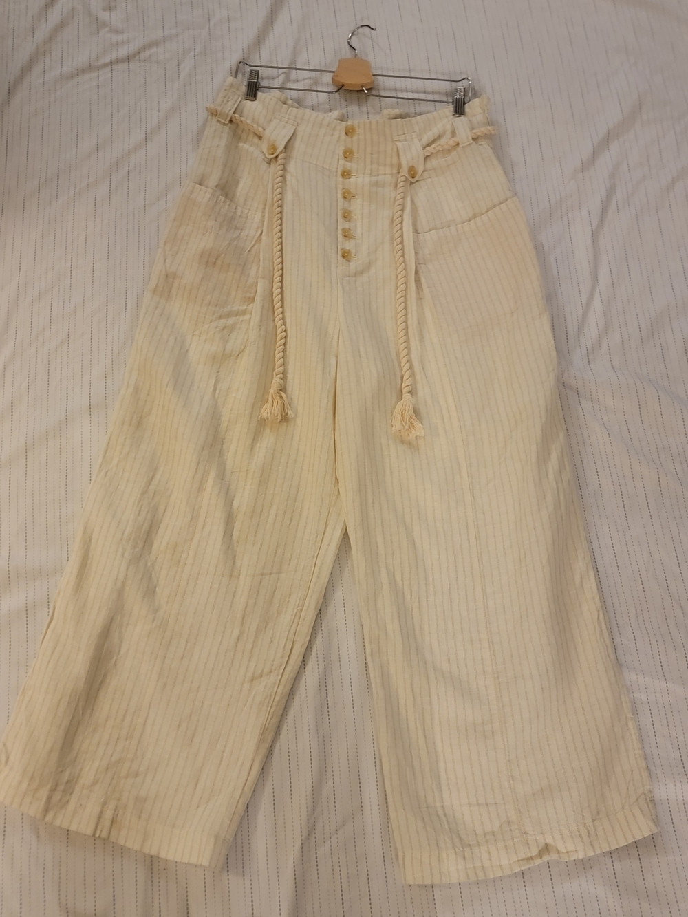 Maeve Cream Baggy Pant With Pleats And Button Details